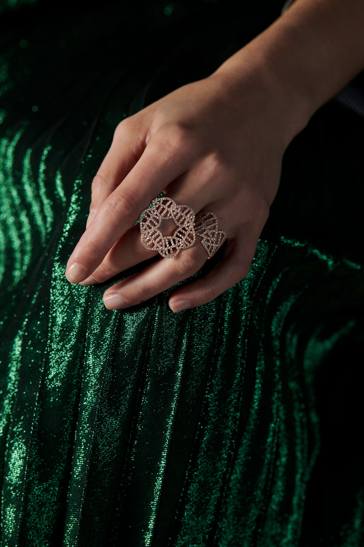 BEECH RING rose gold diamonds pavé