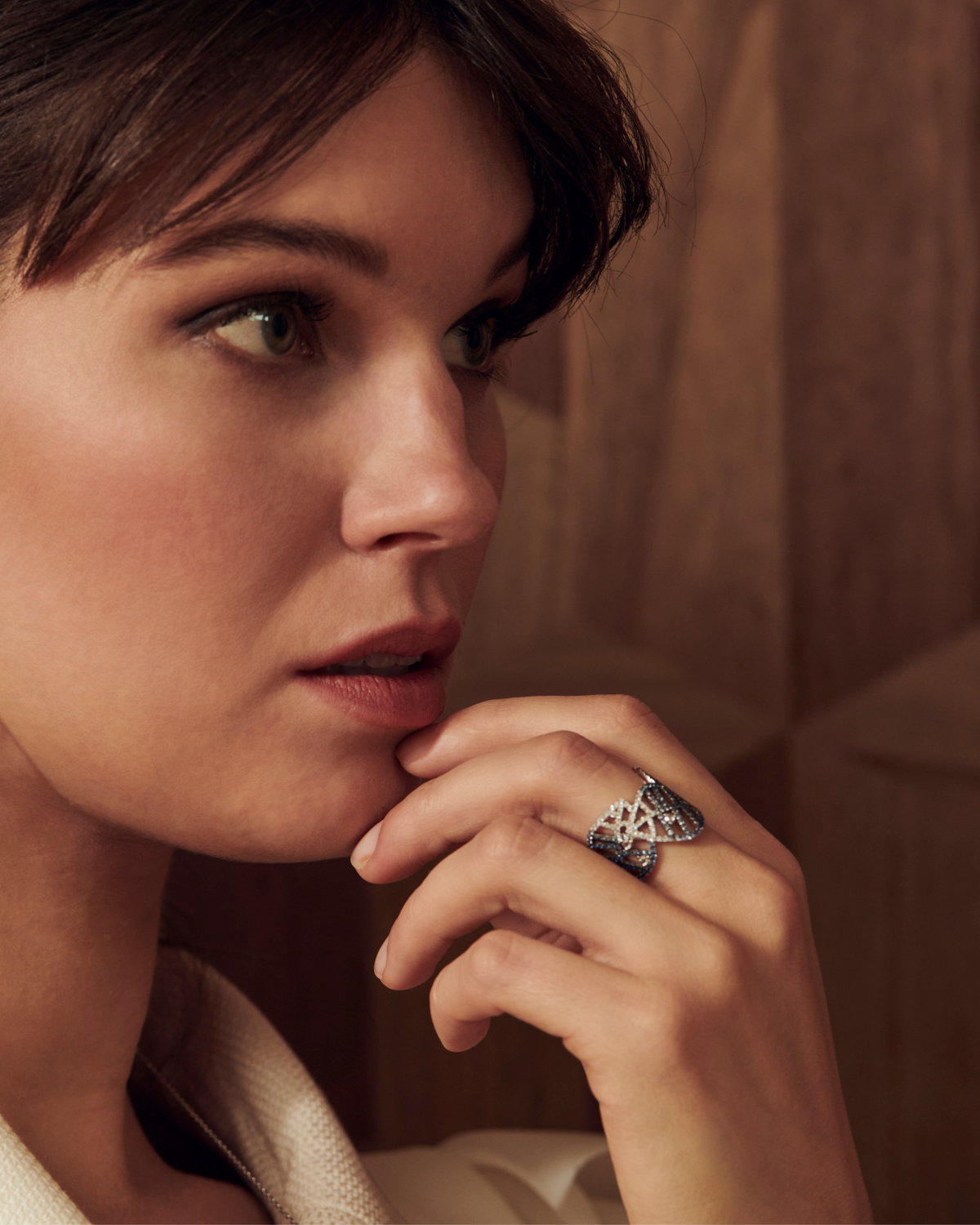 BEECH RING - DEWDROPS white gold diamond blue sapphire pavé