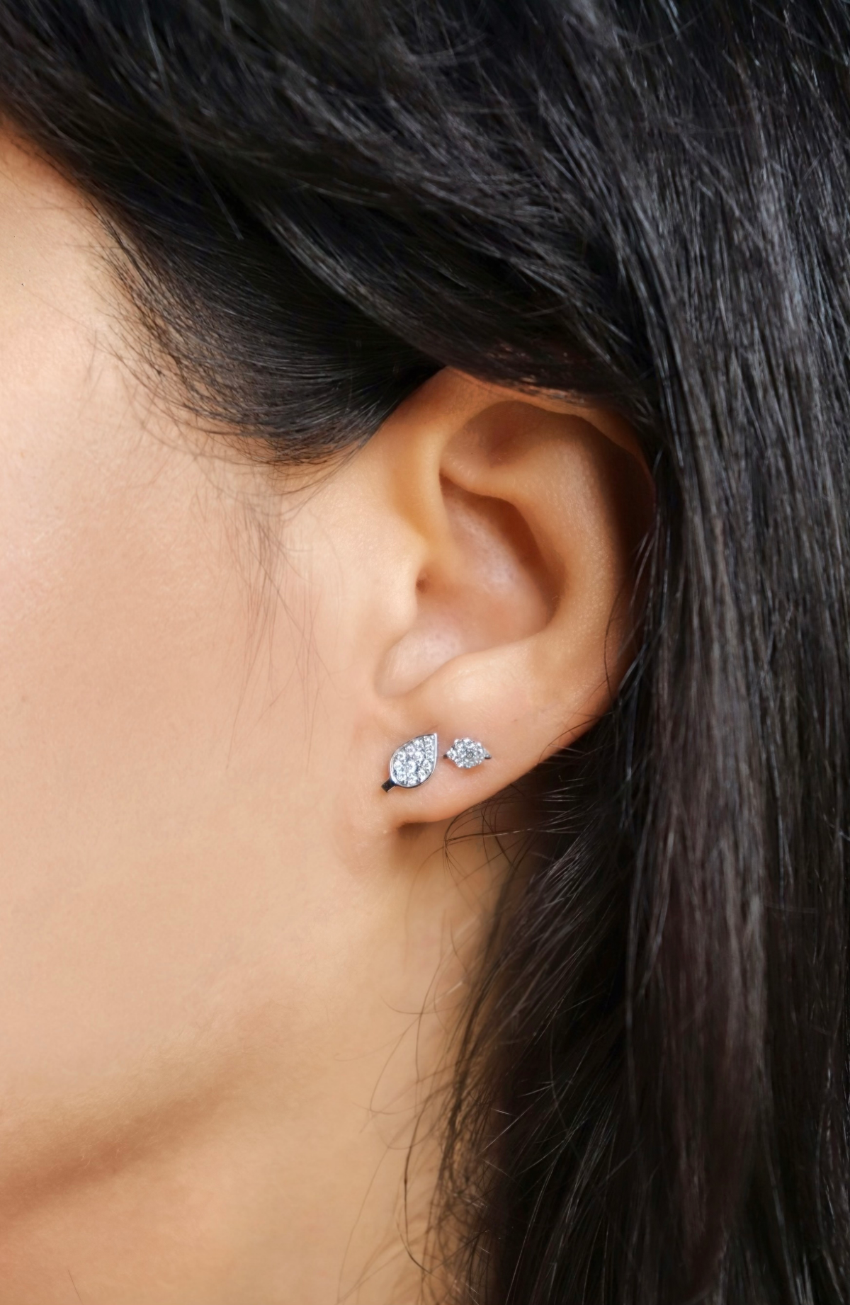 BEECH STUD EARRING BABYLEAF MINI white gold diamond pavé