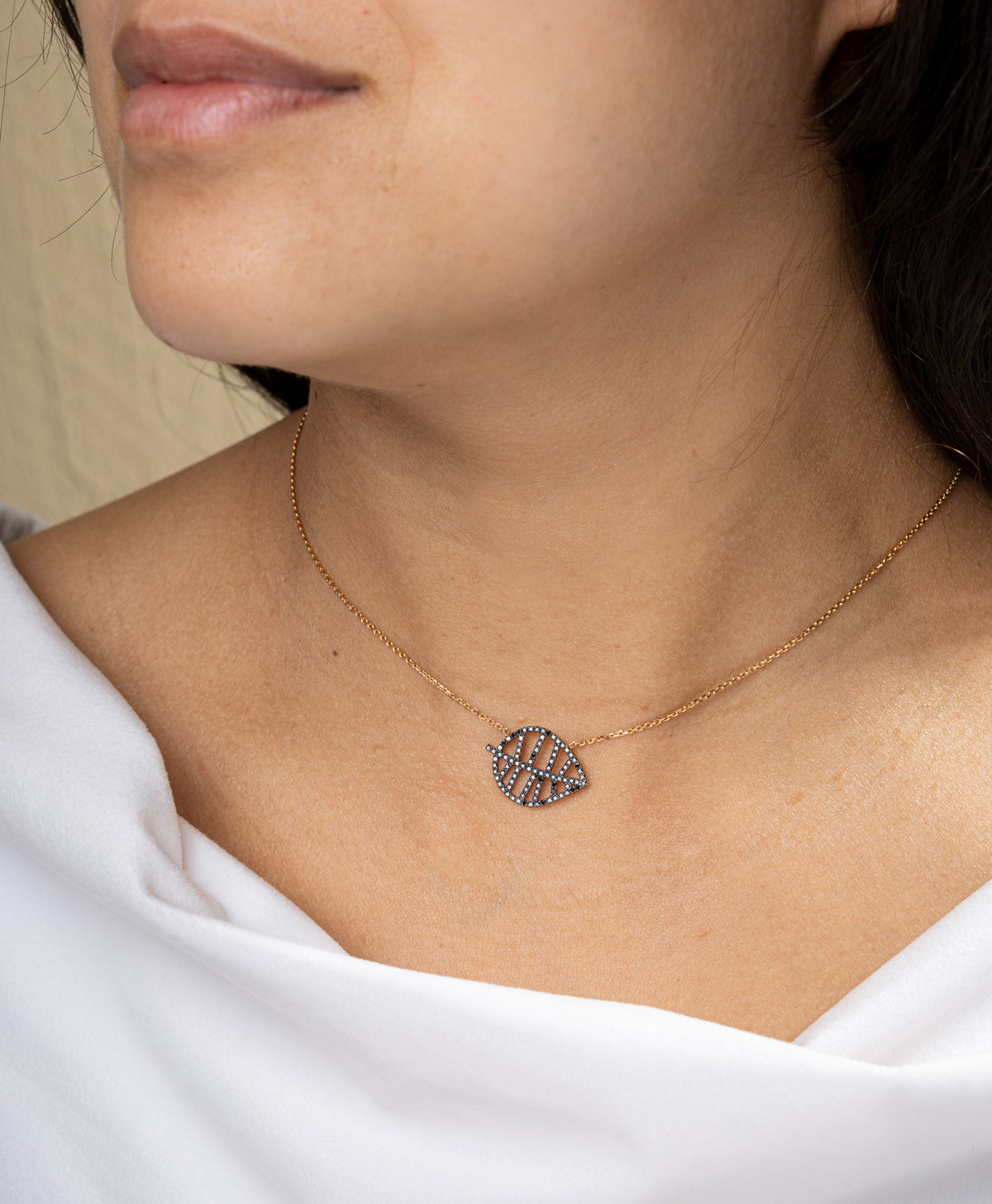 BEECH NECKLACE S rose gold black diamond pavé