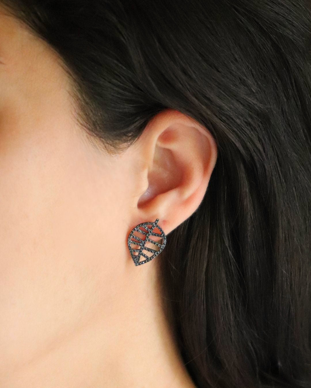 BEECH STUD EARRING S rose gold black diamond pavé