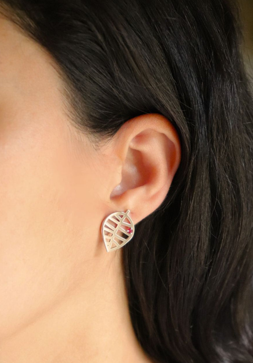 BEECH STUD EARRING - NUANCES S white gold corundum/spinel